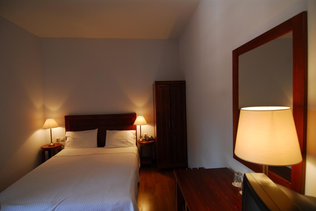 Hotel Papanastasiou Eláti エクステリア 写真