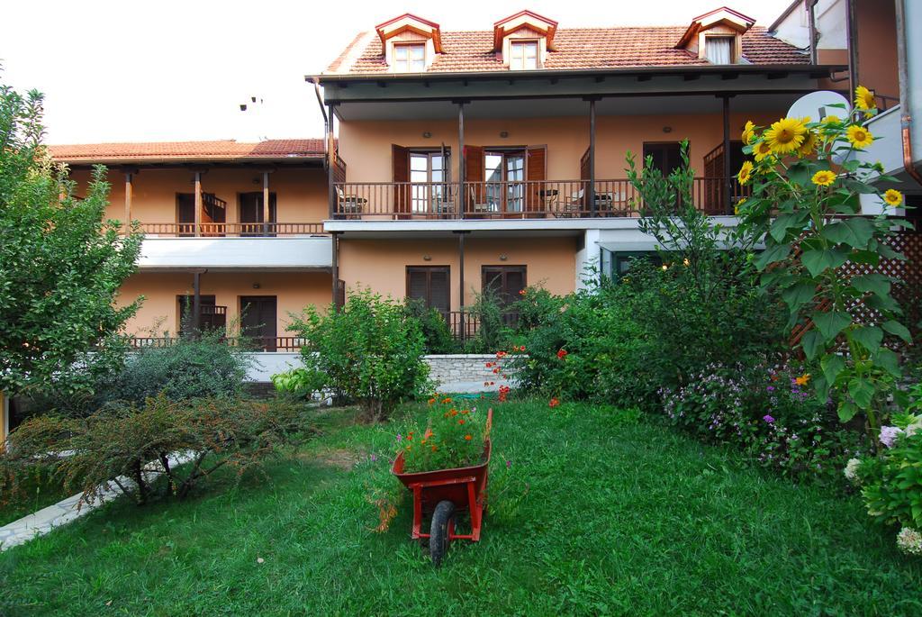 Hotel Papanastasiou Eláti エクステリア 写真